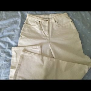 White Petite Sophisticate stretch jean size 4